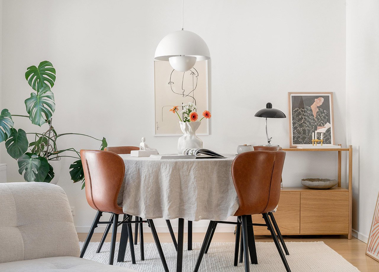 Foto av matplats i vardasgrum i BoKlok radhus.